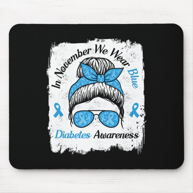 Im November tragen wir eine blaue Messy-Haarart Di Mousepad (Vorne)