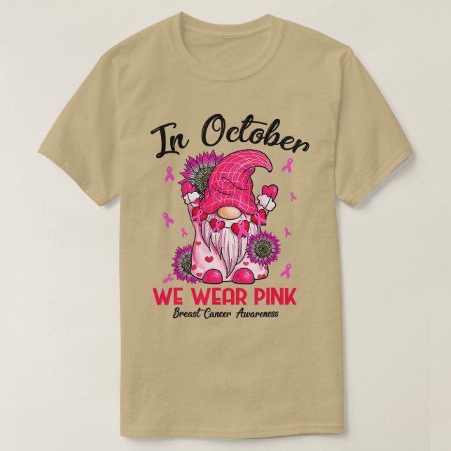 Im Oktober tragen wir Pink Gnome Breast Cancer Awa T-Shirt (Design vorne)
