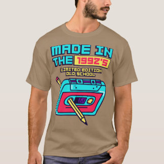 Im Retro-Kassettenband der 90er Jahre hergestellt T-Shirt