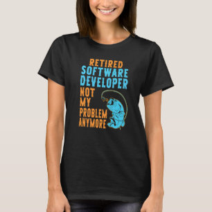 Im Ruhestand befindlicher Softwareentwickler beim T-Shirt