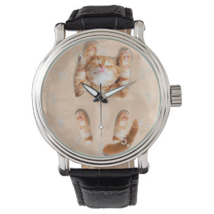 Im Sand begrabene Katze Armbanduhr
