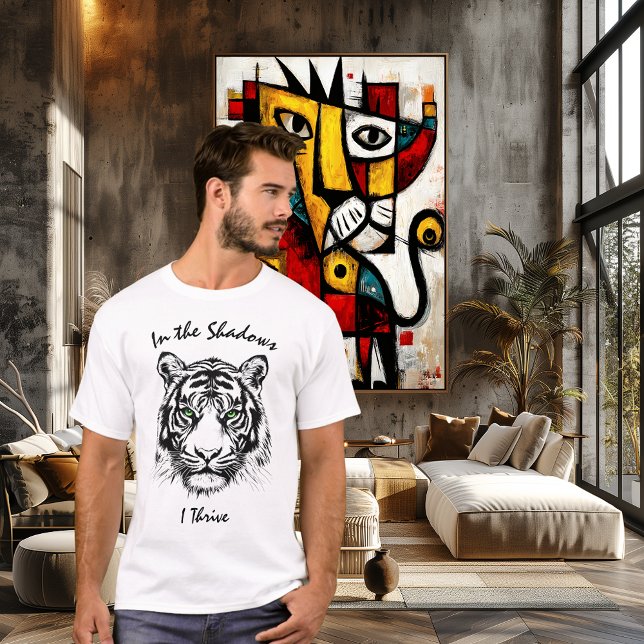 Im Schatten thrive ich - Fierce Tiger Line Art T-Shirt (Von Creator hochgeladen)