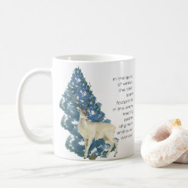 Im Schnee Verlassen Hirschfußabdrücke Kaffeetasse