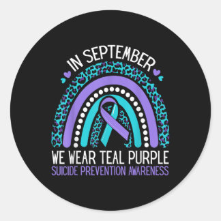 Im September tragen wir Aquamarines Lila Ribbon-Su Runder Aufkleber