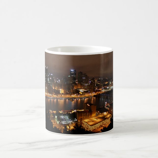 Im Stadtzentrum gelegene Pittsburgh-Tasse Kaffeetasse (Mittel)