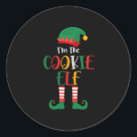 Im The Cookie Elf Matching Christmas Runder Aufkleber<br><div class="desc">Matching family elf design can be given as a Birthday or Christmas gift to your boyfriend,  girlfriend,  mom,  dad,  sister,  brother,  son,  daughter,  grandma,  grandpa,  uncle or aunt who loves funny elfs.</div>