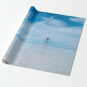 Im Wasserkörper stehende Person Geschenkpapier