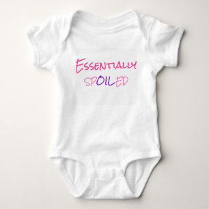 Im Wesentlichen verdorbenes Baby Strampler