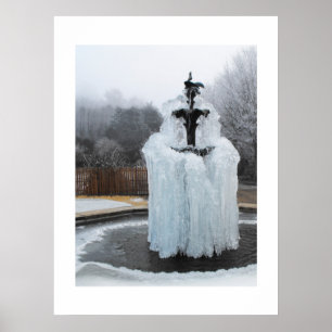 Im Winter gefrorener Brunnen Poster