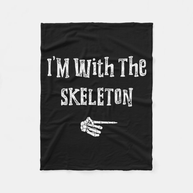 I'm With Skeleton Halloween Costume Funny Couples  Fleecedecke (Vorderseite)