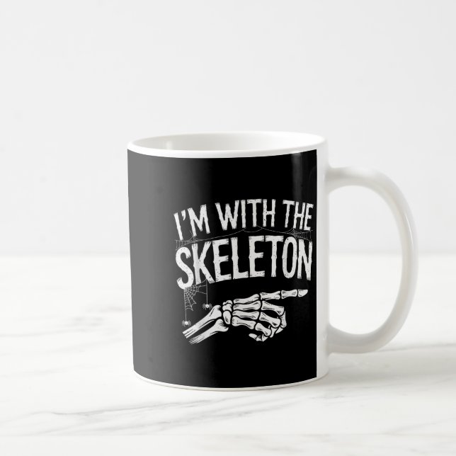 I'm With The Skeleton Funny Halloween Costume  Kaffeetasse (Rechts)