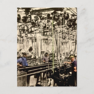 Image de carte postale de travailleurs d'usine vin