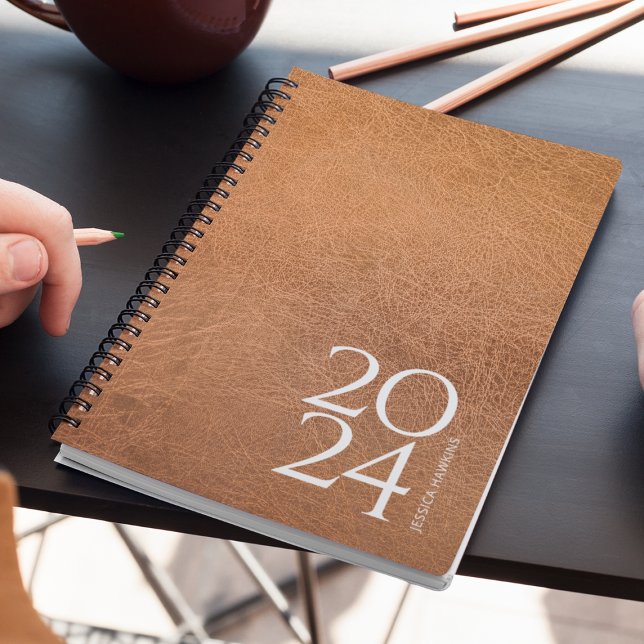 Image En Cuir Portée Personnelle 202x Hebdomadaire (Créateur téléchargé)