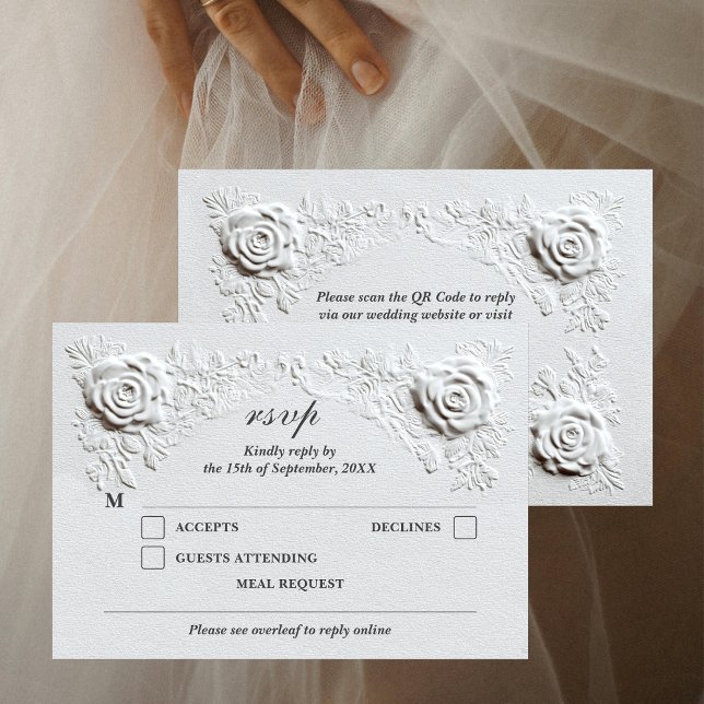 Imitate Embossed Rose Elegantes Script QR Code Hoc RSVP Karte (Von Creator hochgeladen)