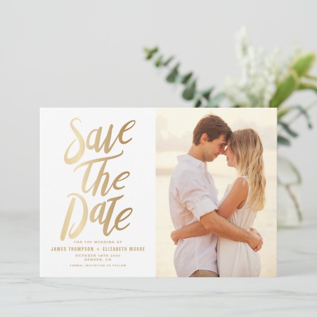 Imitate Gold Foil Typorgrafie und Polka Dots Foto Save The Date (Stehend Vorderseite)