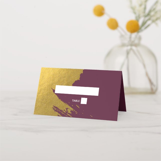 Imitate Gold Pinselstriche & Burgund Hochzeit Platzkarte (Vorderseite)