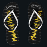 Imitate mit personalisierter Trauzeugin Gold oder  Flip Flops<br><div class="desc">Imitate Gold Weiße und Schwarze Streifen Muster - Ändern Sie die Farbe durch Klicken auf Anpassen. Und sagen Sie alles, was Sie gewollt haben. Machen Sie diese eine Art Flip Flops, die Ihre Nachricht auf ihnen haben. Sei das Gerede vom Strand! Personalisiert mit Ihrem Namen oder was auch immer und...</div>