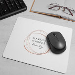 Imitate Rose Abstraktes Logo Mousepad<br><div class="desc">Chic personalisiertes Mousepad zeigt Ihren Firmennamen oder die Wahl des benutzerdefinierten Textes in einem Imitat Rose Goldfolie abstrakten Kreis Element auf einem weißen Hintergrund.</div>