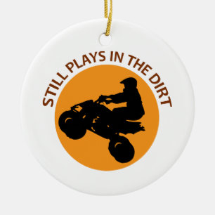 Immer noch spielt es im Dirt Keramik Ornament