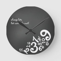 Immer zu spät: Uhr an der Kreisseite