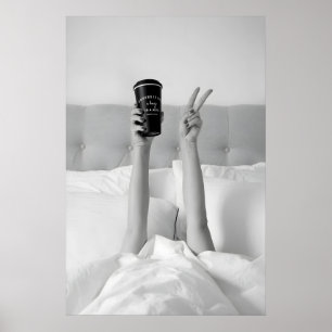 Impression de femme café au lit, cuisine noir et b