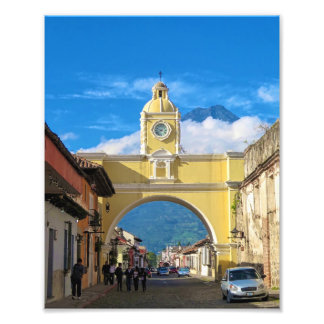 Impression Photo Arc de la Merced avec volcan au-dessus