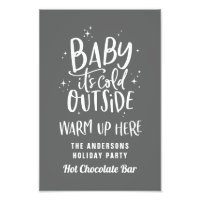 Bébé son froid à l'extérieur de chocolat chaud bar