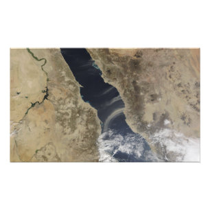 Impression Photo Des panaches de poussière explosent au large des c