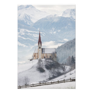 Impression Photo Église dans un paysage alpin d'hiver