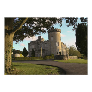 Impression Photo En Irlande, l'entrée côté château de Dromoland
