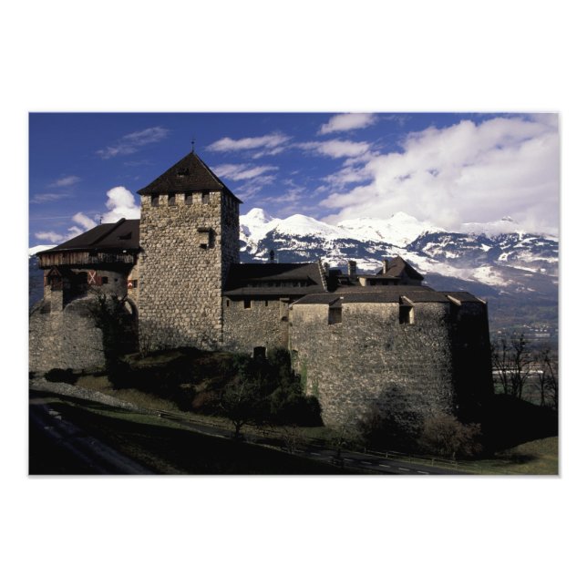 Impression Photo Europe, Liechtenstein, Vaduz. Château de Vaduz, 2 (Devant)