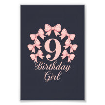 Fille qui fête son 9e anniversaire