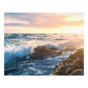 Impression Photo Heure dorée Vagues de l'océan se brisant sur les r