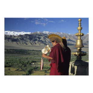 Impression Photo Inde, Ladakh, Thikse. Moine bouddhiste souffle