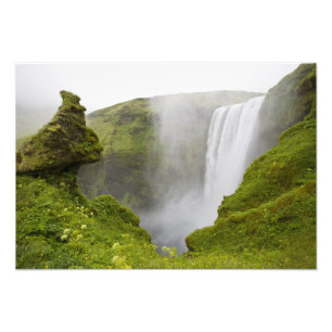 Impression Photo Islande. La cascade de Skogarfoss plonge sur un
