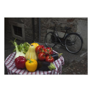 Impression Photo Italie, province de Brescia, Gargnano. Table avec