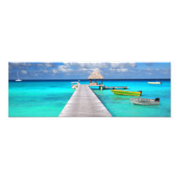 Impression Photo Jetty avec des bateaux dans un lagon tropical