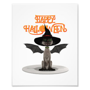 Impression Photo Joyeux Halloween. Chat avec ailes et casquette de 