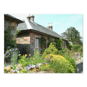 Impression Photo Maisonnette anglaise II avec jardin fleuri Photogr