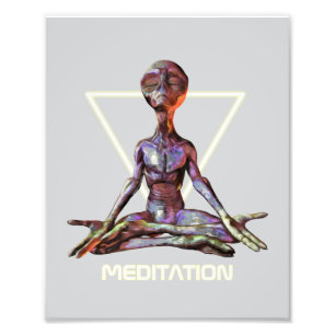 Impression Photo Méditation. Alien en pose tranquille