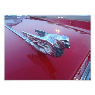 Impression Photo Ornement de capot femme volante Cadillac rouge