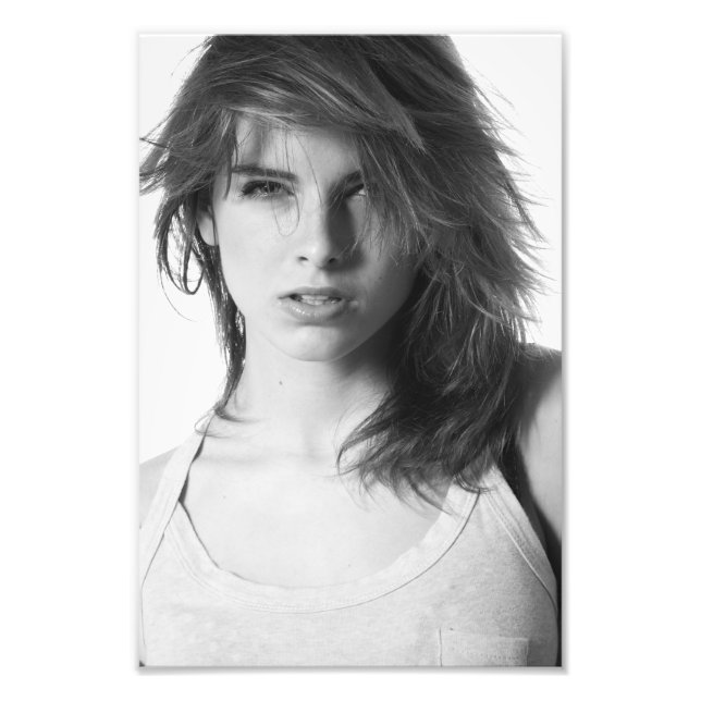 Impression Photo Portrait d'une belle fille en noir et blanc (Devant)