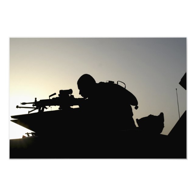 Impression Photo Silhouette d'un Squad mitrailleur automatique d'ar (Devant)