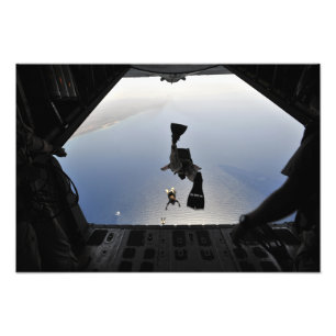 Impression Photo Un pararescueman de l'Armée de l'Air d'USA sautan