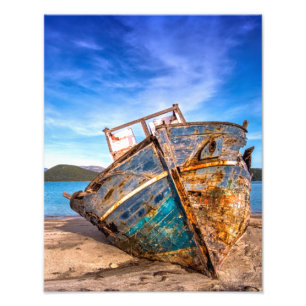 Impression Photo Vieux Bateau Bleu en bord de mer