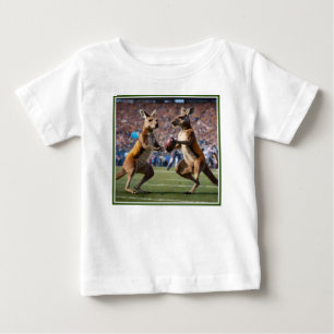 "In Aktion: Kangaroos spielt Aussie-Regeln Baby T-shirt