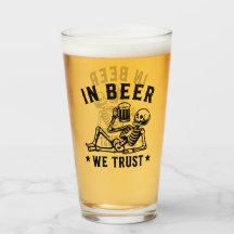 In Bier we trust chillin' Skelett Beer Pong