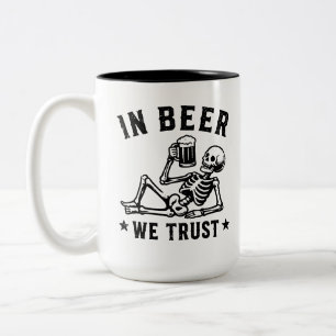 In Bier we trust chillin' Skelett Beer Pong Zweifarbige Tasse