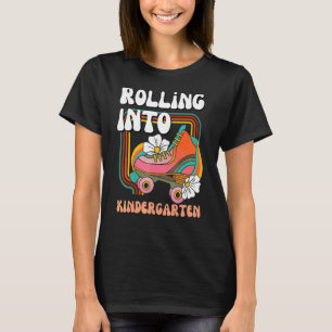 In den Kindergarten rollen Erstklässler erster Tag T-Shirt