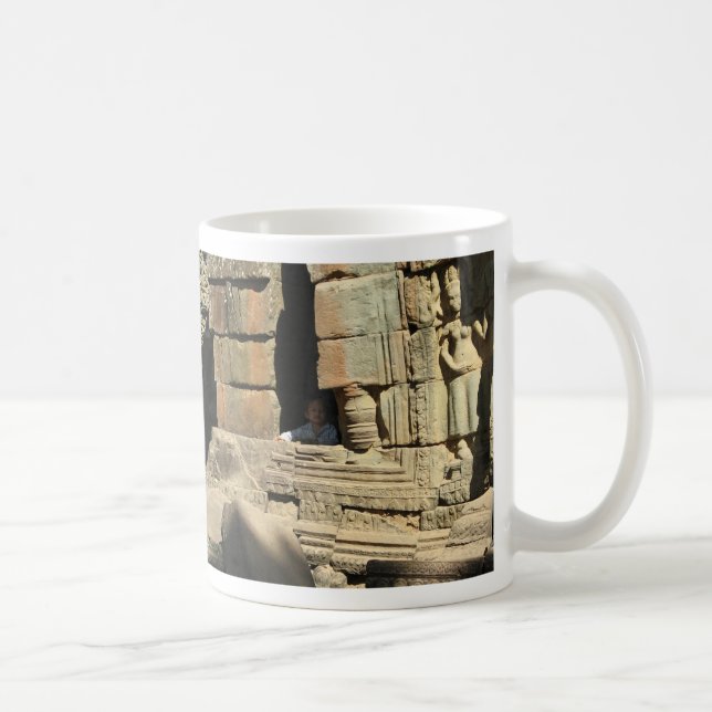 In den Ruinen spielen ... Ta Prohm, Kambodscha Kaffeetasse (Rechts)